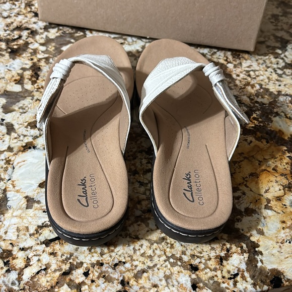 Brand new Clarks ladies sandals, white leather size 10 - Picture 5 of 6